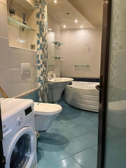Apartament Theta- Langa Centru, Cada Hidromasaj Suczawa Zewnętrze zdjęcie